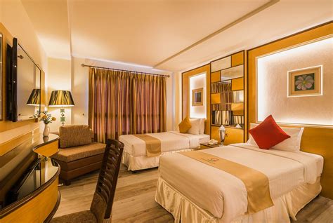 deluxe room meaning